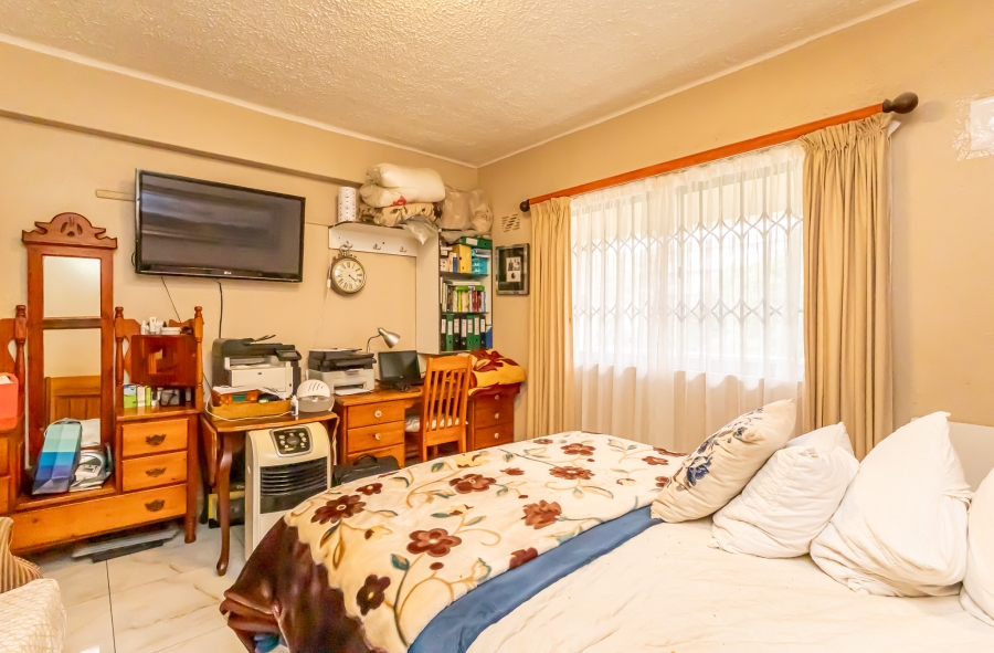 2 Bedroom Property for Sale in Sea Point Western Cape